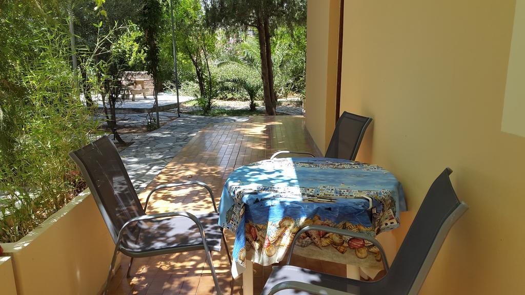 Stelios Rooms Палиохора Екстериор снимка