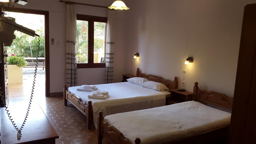 Stelios Rooms Палиохора Екстериор снимка